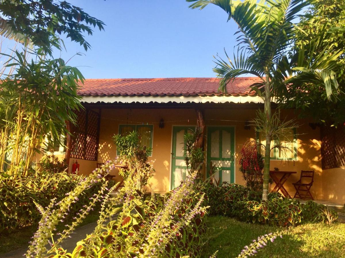 Soluna Guest House Pantai Cenang  Εξωτερικό φωτογραφία